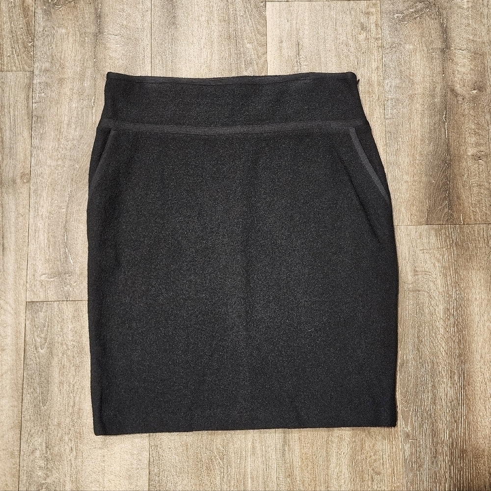 St. John Black Wool Blend Pencil Skirt